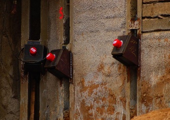 Tie-back anchors installed in retaining wall